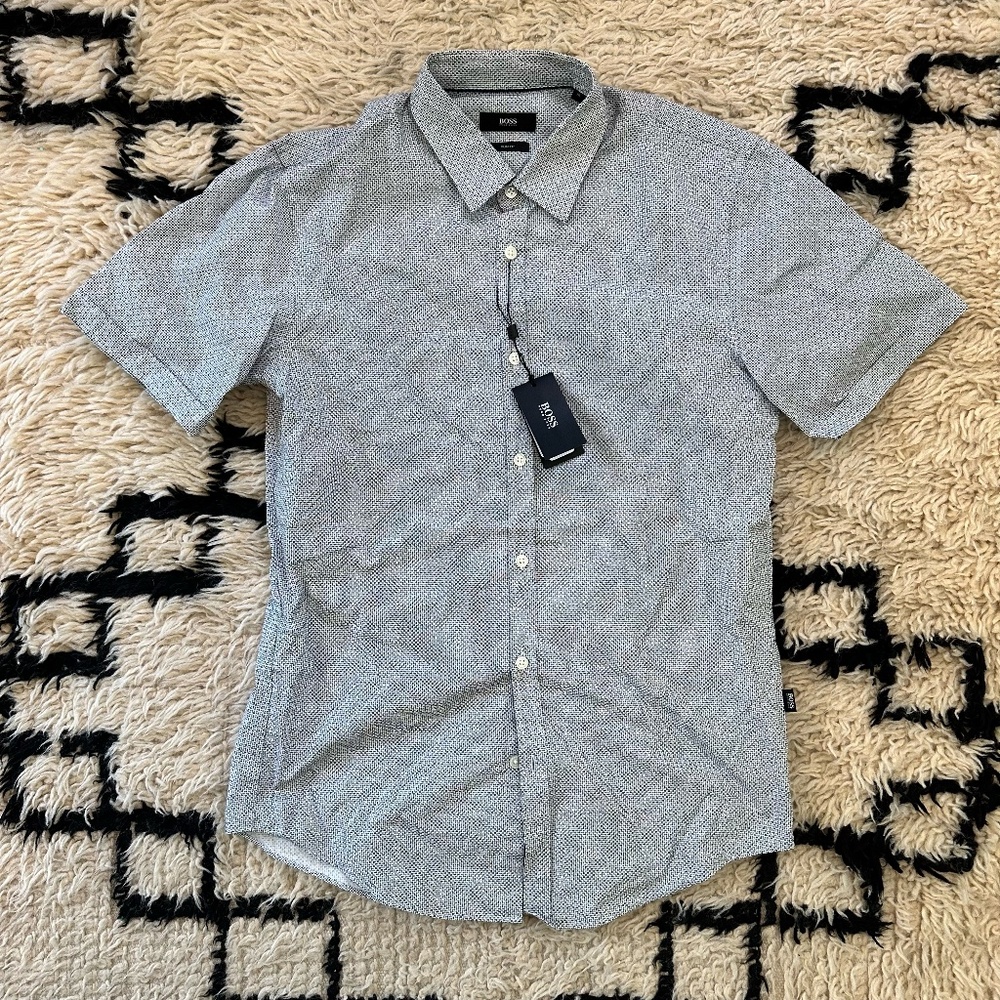 NWT Men's Hugo Boss Short Sleeve Button Down Shirt, Light Blue, Size M, Slim